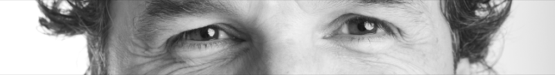 Zwart-wit banner met close-up van ogen